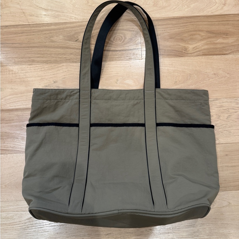 Lululemon Daily Multi-Pocket Tote Bag 20L - Picture 3 of 4